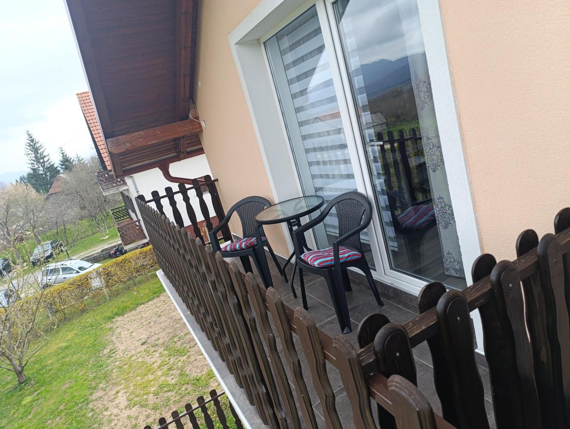 Guest House Toic Korenica Ruang foto